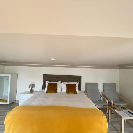 Harlestone Retreat (Adults Only) Otel Northampton Dış mekan fotoğraf