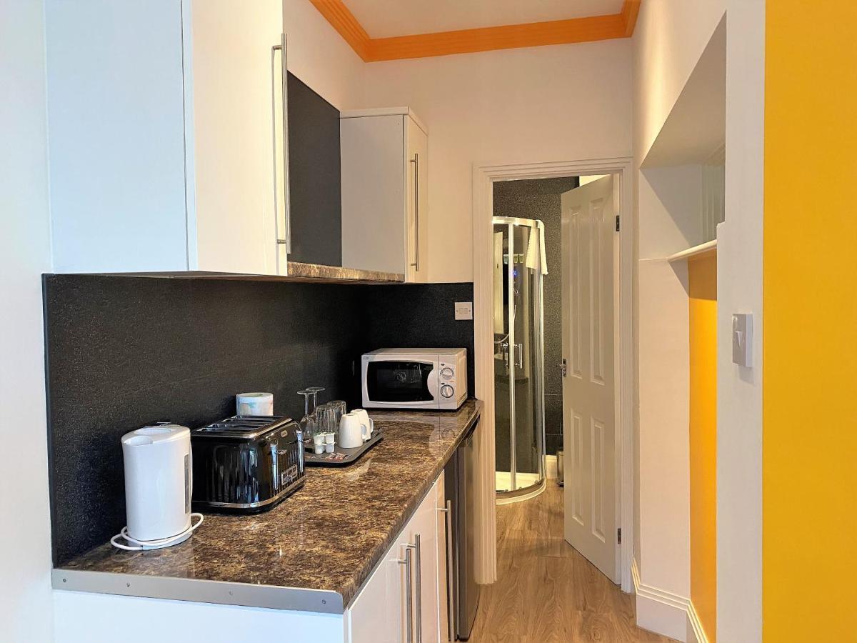 Harlestone Retreat (Adults Only) Otel Northampton Dış mekan fotoğraf
