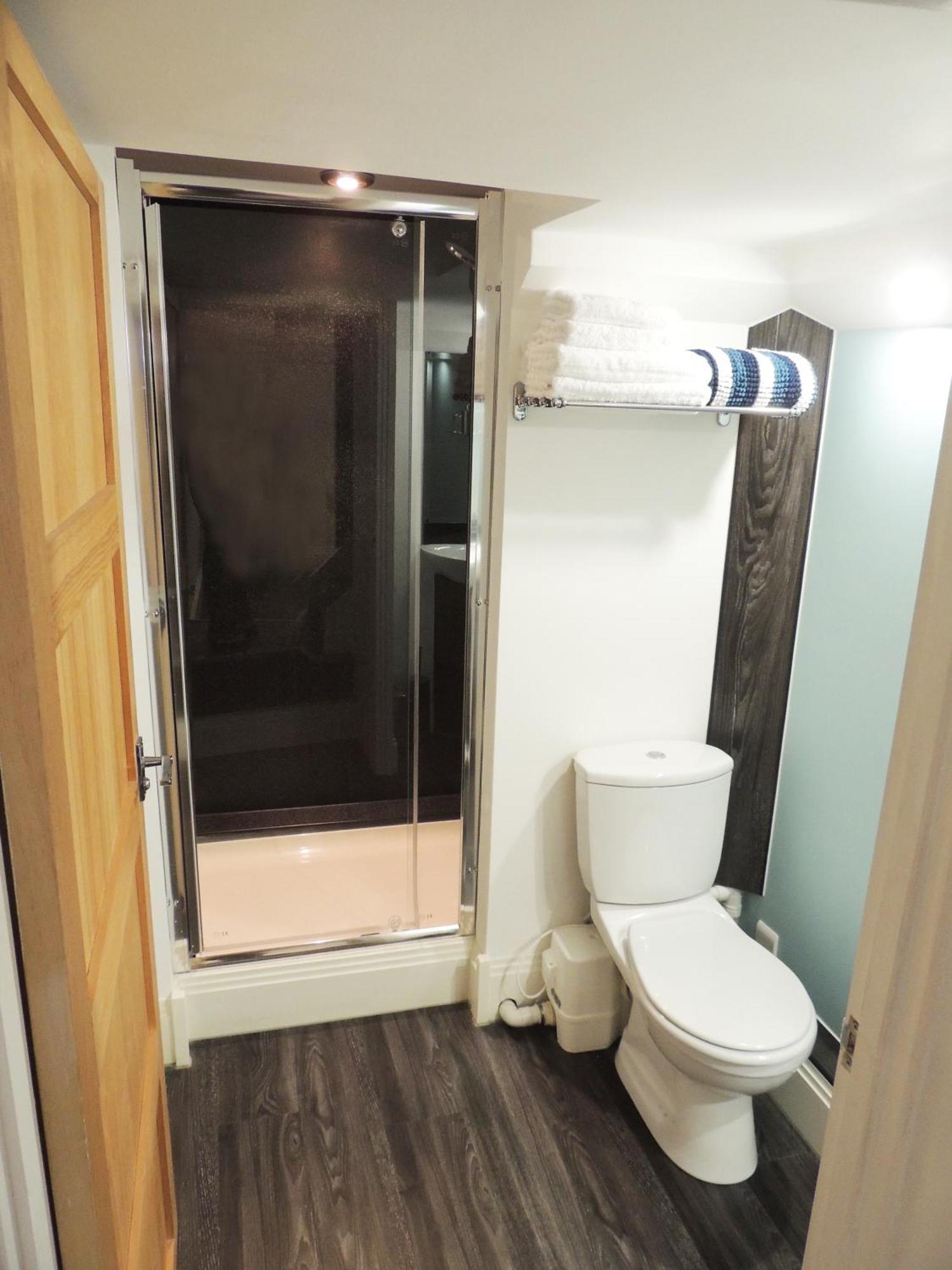 Harlestone Retreat (Adults Only) Otel Northampton Dış mekan fotoğraf