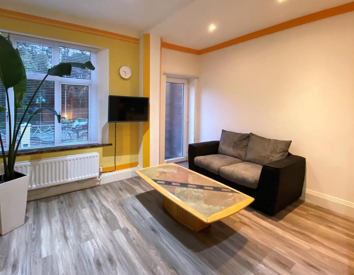 Harlestone Retreat (Adults Only) Otel Northampton Dış mekan fotoğraf