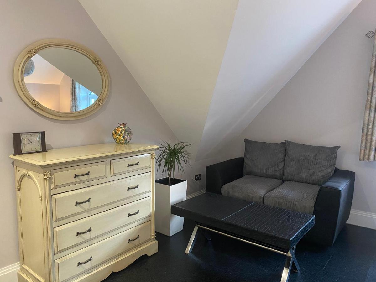 Harlestone Retreat (Adults Only) Otel Northampton Dış mekan fotoğraf