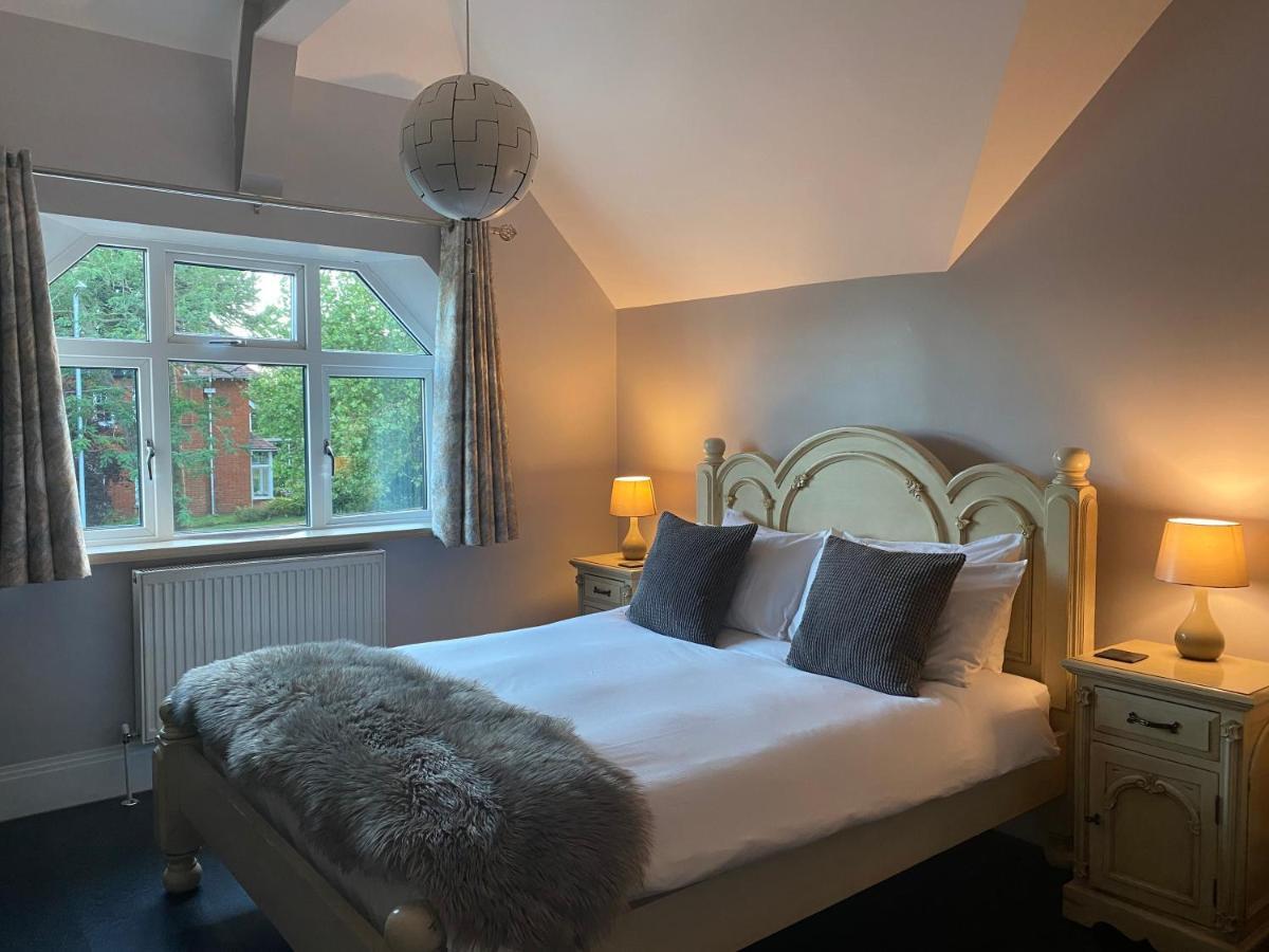 Harlestone Retreat (Adults Only) Otel Northampton Dış mekan fotoğraf