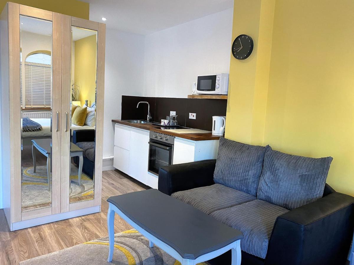 Harlestone Retreat (Adults Only) Otel Northampton Dış mekan fotoğraf