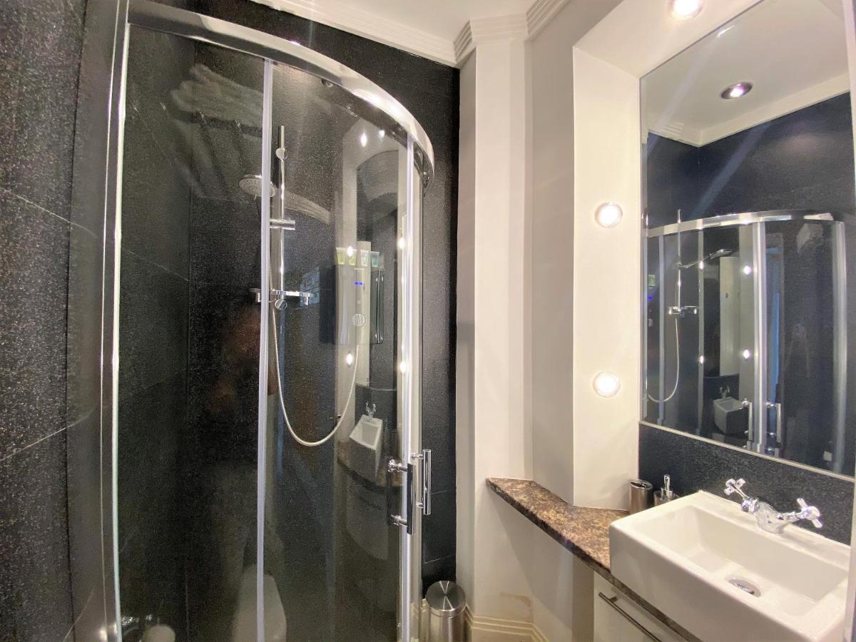 Harlestone Retreat (Adults Only) Otel Northampton Dış mekan fotoğraf