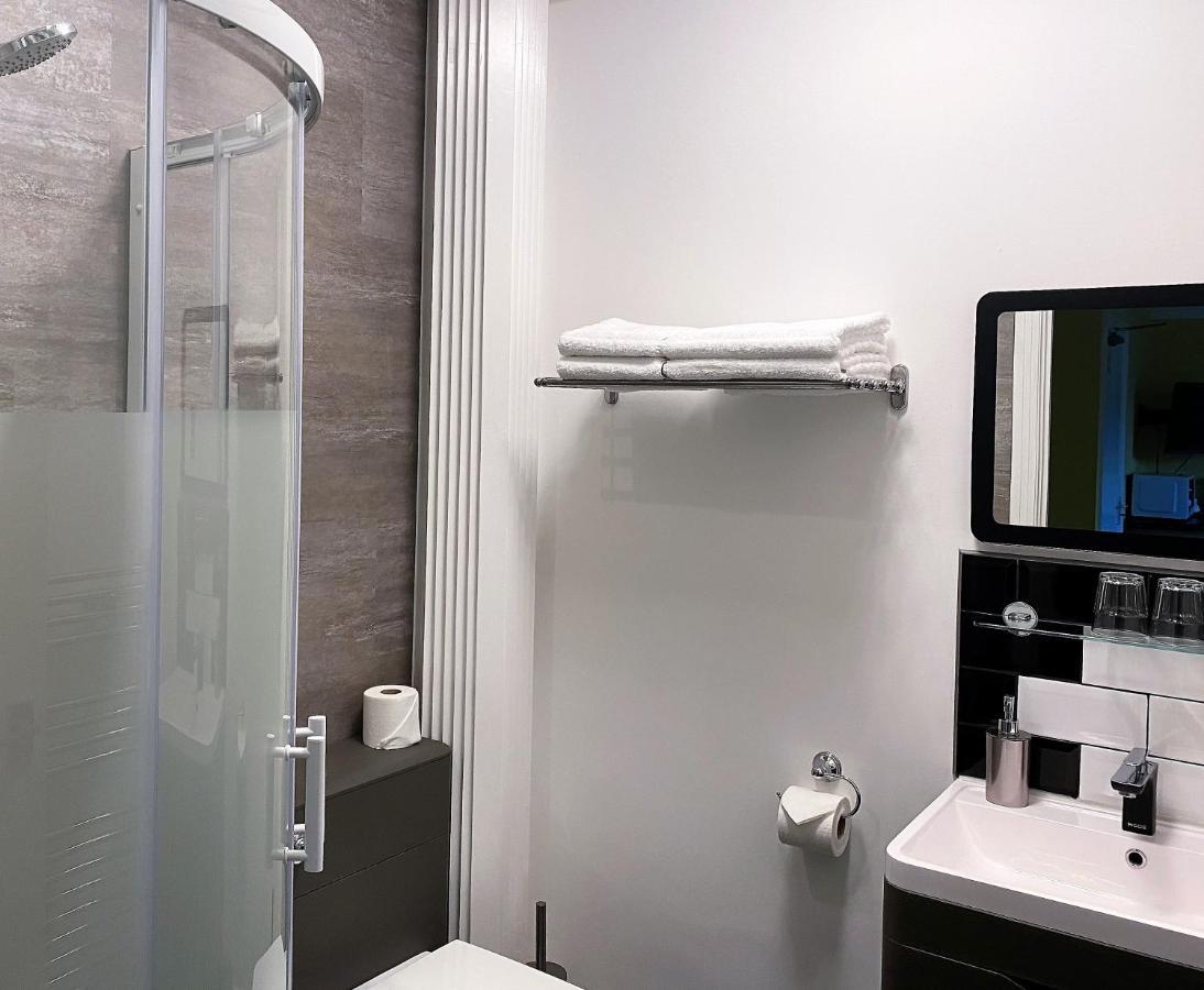 Harlestone Retreat (Adults Only) Otel Northampton Dış mekan fotoğraf