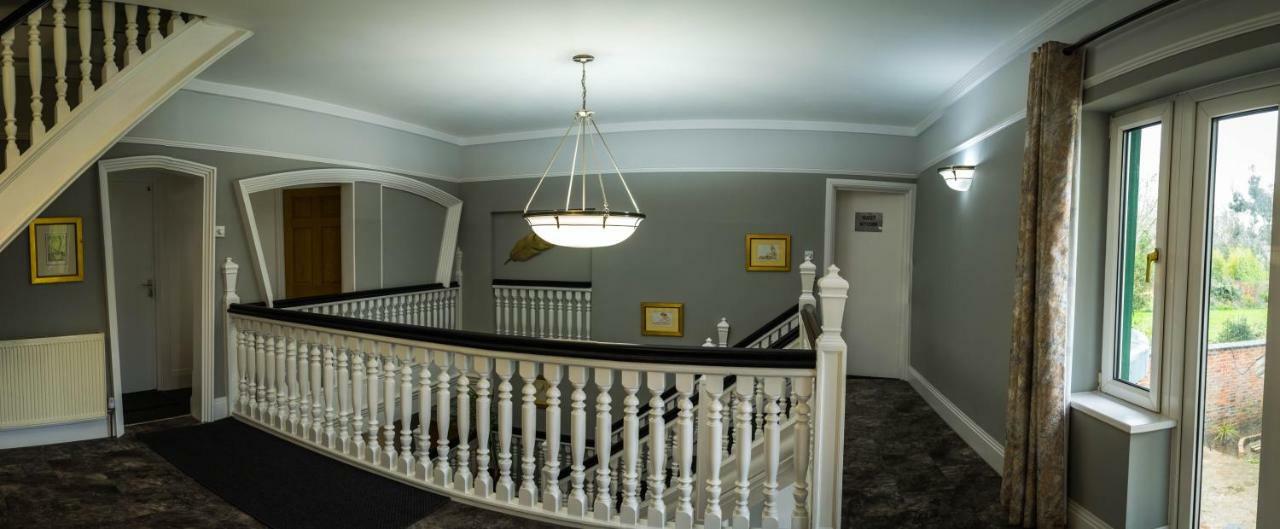 Harlestone Retreat (Adults Only) Otel Northampton Dış mekan fotoğraf